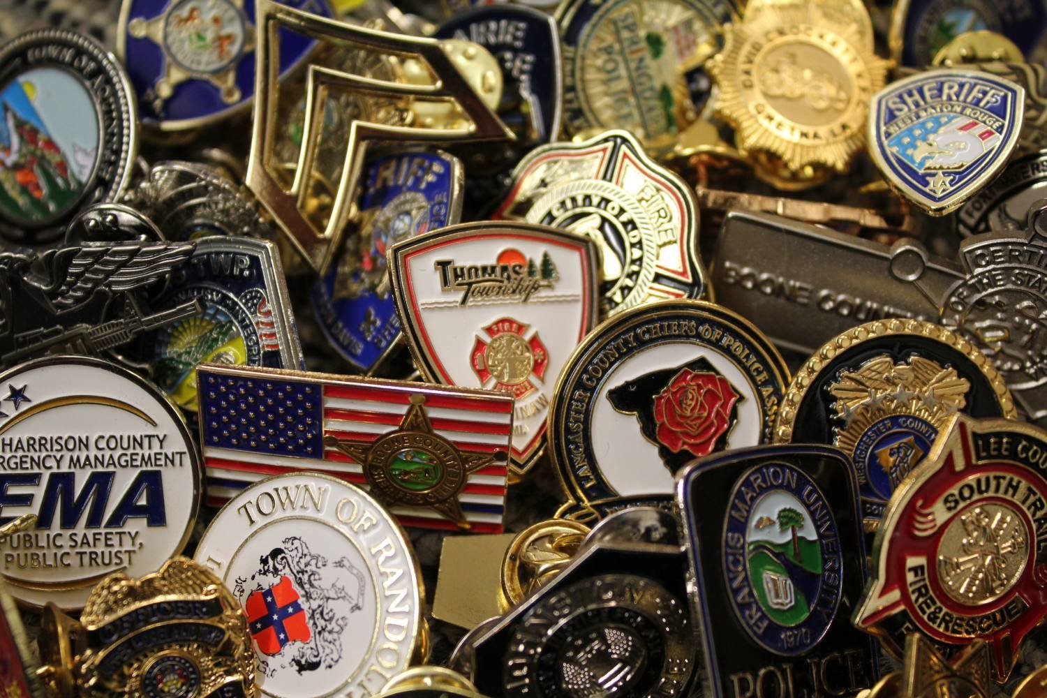 Distinctive Details: The Ultimate Guide to Choosing the Best Custom Lapel Pin